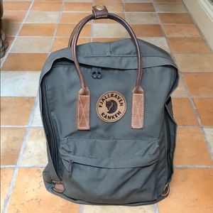 Fjallraven Kanken No 2 Backpack Dark Olive Green